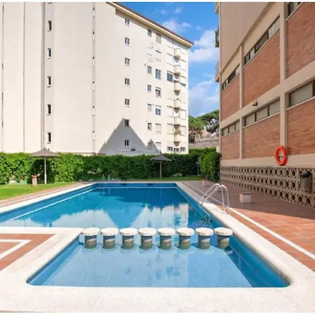 One Bedroom Flat In Fenals For 4 People 료렛 드 마르