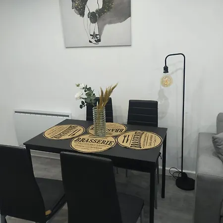 One Bedroom Flat In Fenals For 4 People 료렛 드 마르