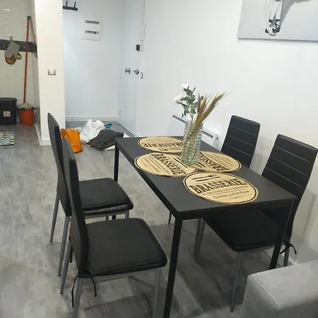 아파트 One Bedroom Flat In Fenals For 4 People 료렛 드 마르