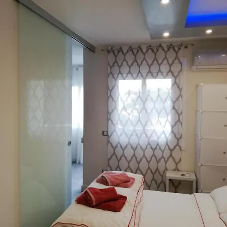 One Bedroom Flat In Fenals For 4 People Lägenhet *