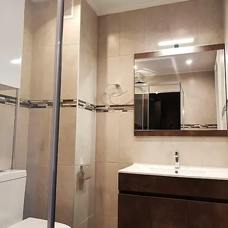 One Bedroom Flat In Fenals For 4 People アパート リョレート・デ・マル