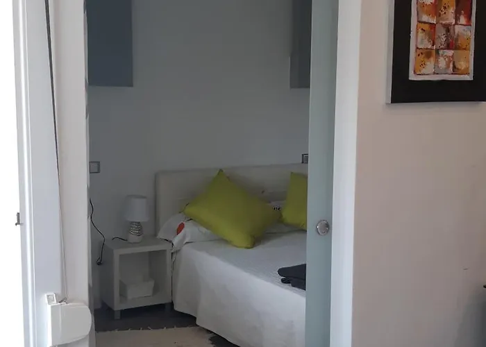 One Bedroom Flat In Fenals For 4 People شقة *